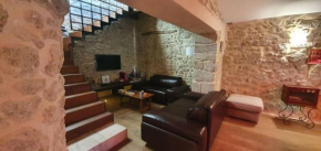 Large family HOME with GARDEN and POOL